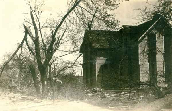 1918 Calmar Tornado Photo provided by Hank Zaletel 